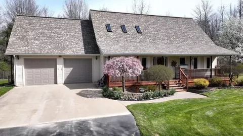 8890 Murphy Lk, Vassar, MI 48768