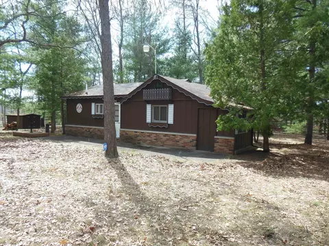 300 Piney Woods, Harrison, MI 48625