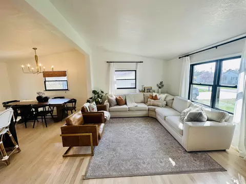 Living - 1246 Sunset, Monroe, MI 48162 photo 1 of 7