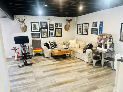 Living - 1246 Sunset, Monroe, MI 48162 photo 4 of 7