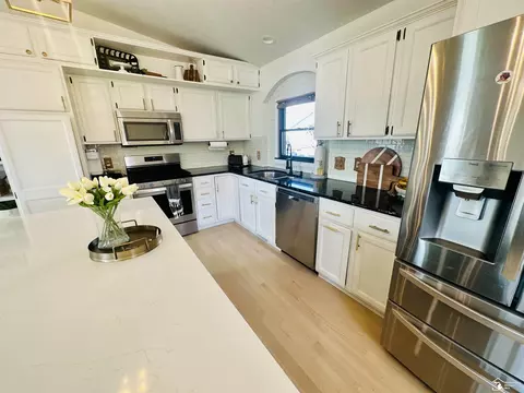 Kitchen - 1246 Sunset, Monroe, MI 48162 photo 6 of 9