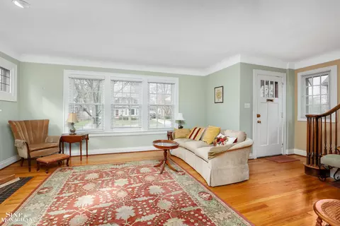 1368 Grayton, Grosse Pointe Park, MI 48230 photo 5