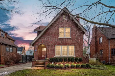 1368 Grayton, Grosse Pointe Park, MI 48230
