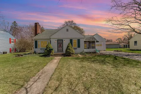 3710 Cambridge, Midland, MI 48642