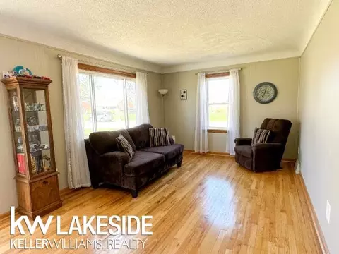 Living - 46784 Wright, Utica, MI 48317 photo 3 of 4