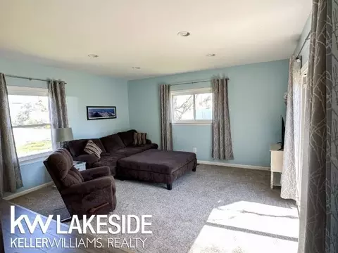 Living - 46784 Wright, Utica, MI 48317 photo 2 of 4