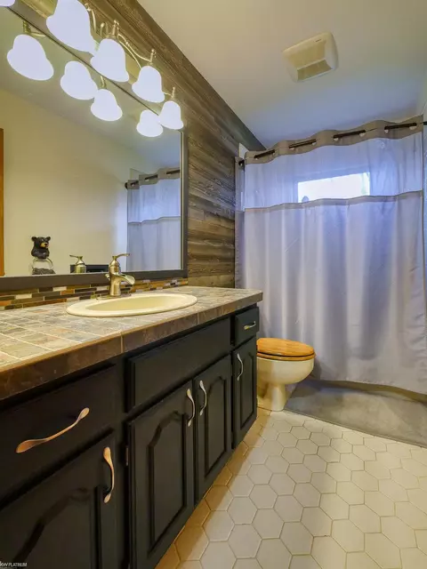 Bath - 3136 Hessen, Casco, MI 48064 photo 1 of 3