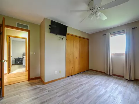 Bedroom - 3136 Hessen, Casco, MI 48064 photo 2 of 3