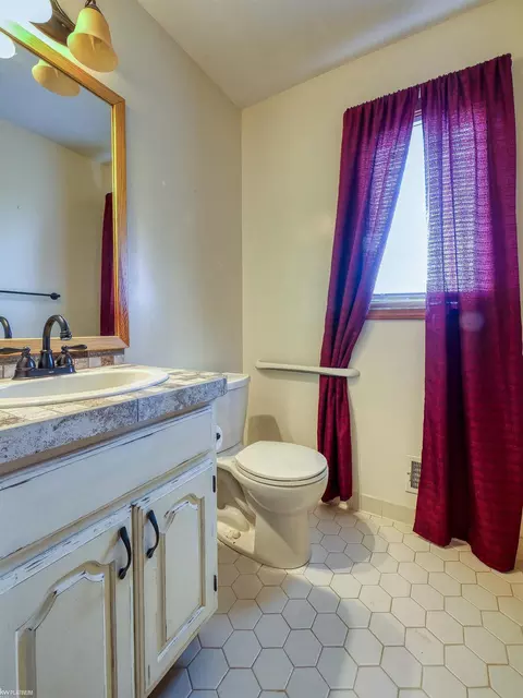 Bath - 3136 Hessen, Casco, MI 48064 photo 2 of 3