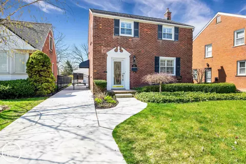 1837 Kenmore, Grosse Pointe Woods, MI 48236
