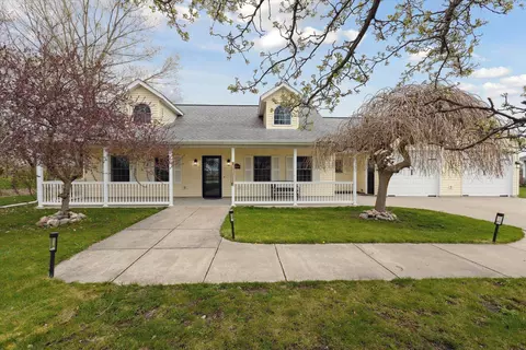 596 W W Rdg, Essexville, MI 48732