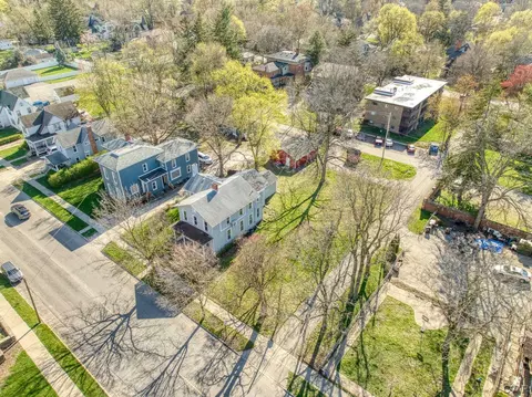 View/Area - 236 Division, Adrian, MI 49221 photo 2 of 4