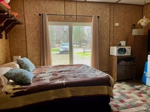 Bedroom - 6217 Ruth, Gladwin, MI 48624 photo 1 of 3
