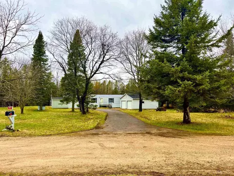 10071 S 6, Rapid River, MI 49878