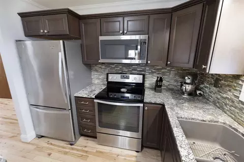 Kitchen - 3279 E Shaffer, Midland, MI 48642 photo 4 of 6