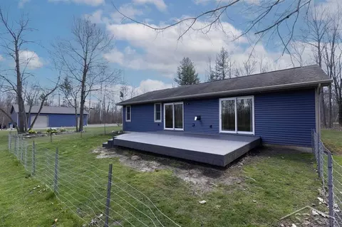 Exterior - 3279 E Shaffer, Midland, MI 48642 photo 4 of 8