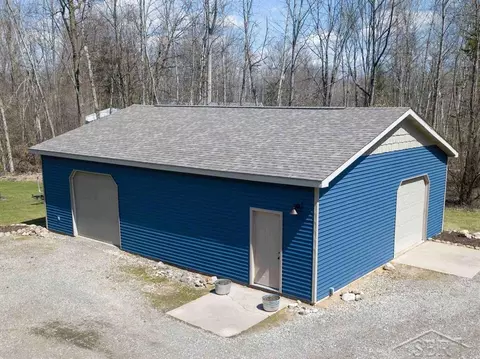 Exterior - 3279 E Shaffer, Midland, MI 48642 photo 5 of 8