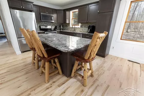 Kitchen - 3279 E Shaffer, Midland, MI 48642 photo 3 of 6