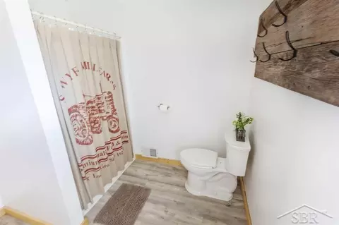 Bath - 3279 E Shaffer, Midland, MI 48642 photo 2 of 5