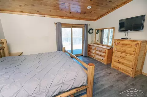 Bedroom - 3279 E Shaffer, Midland, MI 48642 photo 3 of 6
