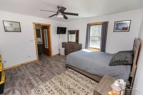 Bedroom - 3279 E Shaffer, Midland, MI 48642 photo 4 of 6