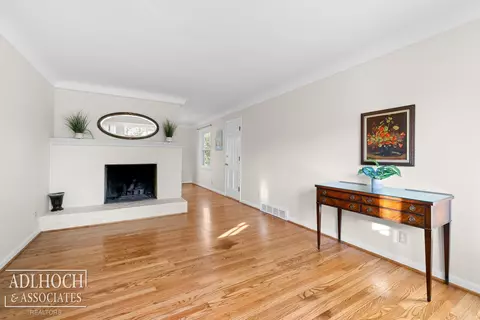 Living - 286 Ridgemont, Grosse Pointe Farms, MI 48236 photo 1 of 1