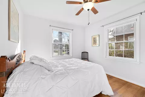 Bedroom - 286 Ridgemont, Grosse Pointe Farms, MI 48236 photo 1 of 4