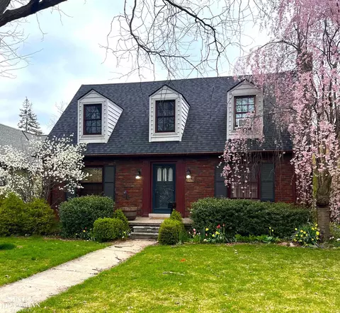 542 Barrington, Grosse Pointe Park, MI 48230