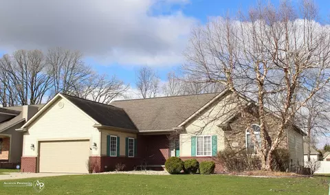 9222 Hidden Oaks, Grand Blanc, MI 48439