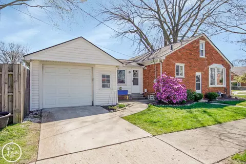 Exterior - 2040 Allard, Grosse Pointe Woods, MI 48236 photo 8 of 9