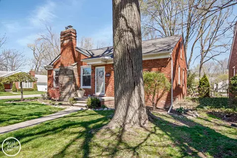 Exterior - 2040 Allard, Grosse Pointe Woods, MI 48236 photo 2 of 9