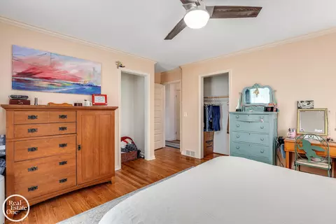 Bedroom - 2040 Allard, Grosse Pointe Woods, MI 48236 photo 2 of 2