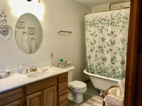 Bath - 1299 E Long Lk, Harrison, MI 48625 photo 1 of 5