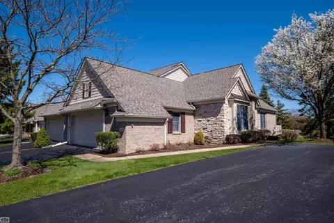 16900 Lochmoor, Northville, MI 48168