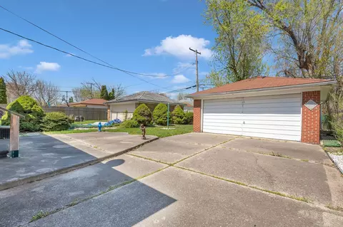 Exterior - 17835 Lincoln, Eastpointe, MI 48021 photo 5 of 7