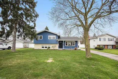 1300 Briarwood, Port Huron, MI 48060