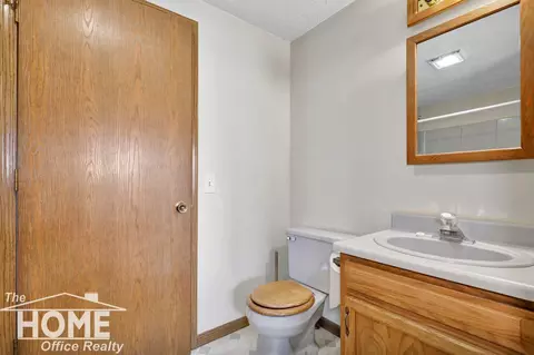 Bath - 596 Crestview, Corunna, MI 48817 photo 2 of 3