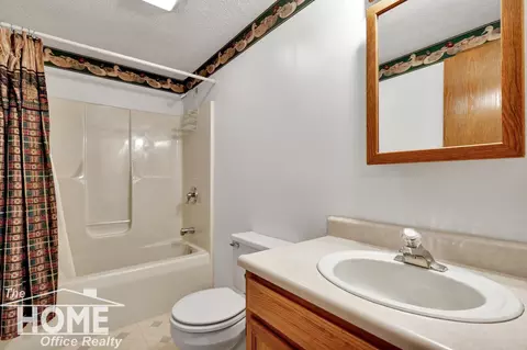 Bath - 596 Crestview, Corunna, MI 48817 photo 3 of 3