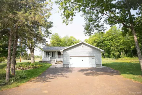 17902 Tapiola, Chassell, MI 49916