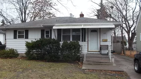 1421 Stocker, Flint, MI 48503