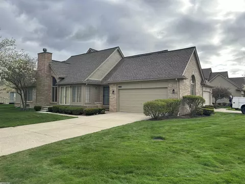 16783 Sandstone #15, Macomb, MI 48042