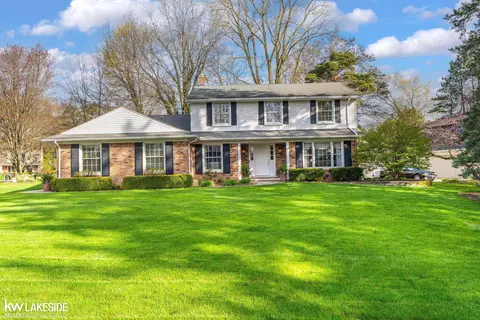 53673 Lambeth, Utica, MI 48316