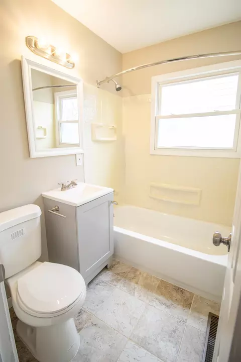 2810 Plainfield, Flint, MI 48506 photo 18