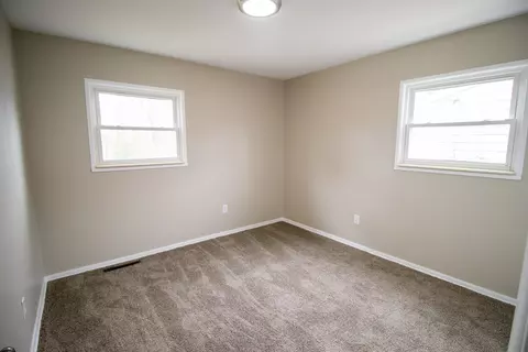 2810 Plainfield, Flint, MI 48506 photo 8