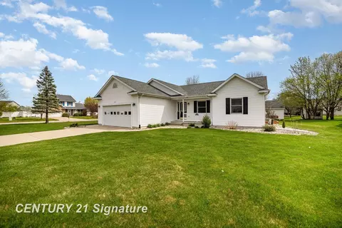 3054 Whispering Oak, Saginaw, MI 48603