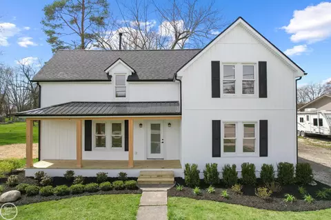 52265 Washington, New Baltimore, MI 48047