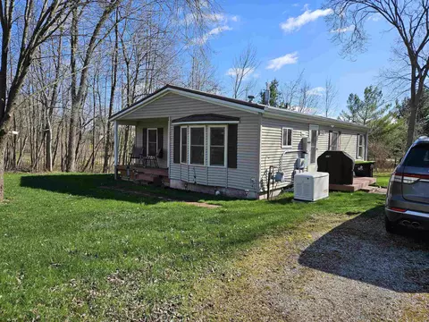 1752 Linksview Way, Gladwin, MI 48624 photo 3