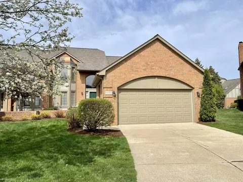 54850 Kingsley Dr #3, Shelby Township, MI 48316