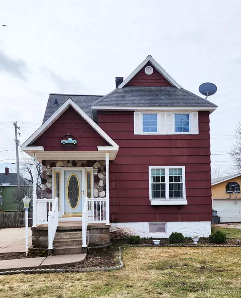 Exterior - 423 W Empire, Ishpeming, MI 49849 photo 2 of 6