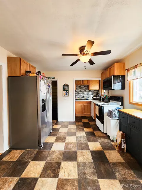 Kitchen - 423 W Empire, Ishpeming, MI 49849 photo 1 of 4